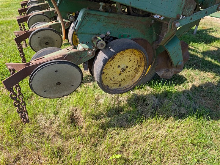 john-deere-7000-image-8