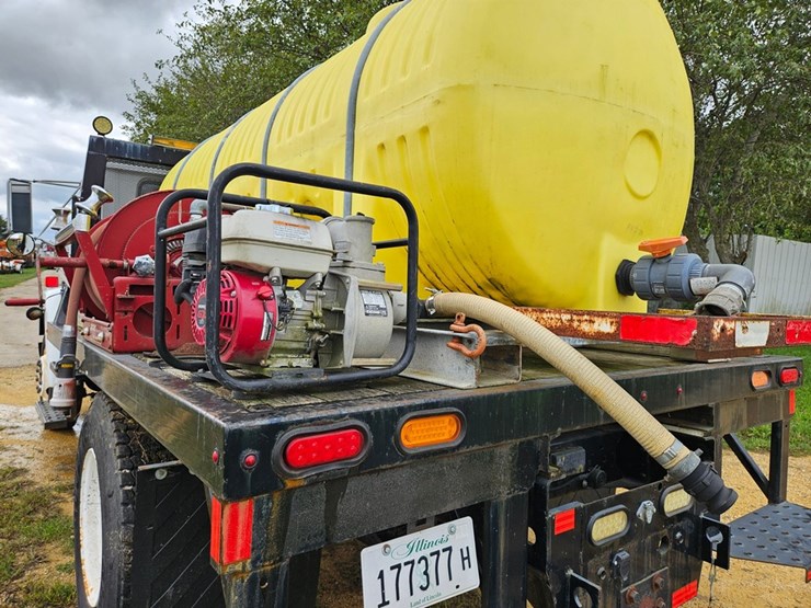 #2079-•-1988-international-water-truck-image-19