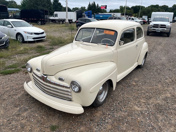 #9353-•-1946-ford-deluxe-sedan-(has-mn-title)-(princeton,-mn)-image-1