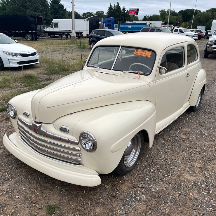 #9353 • 1946 Ford Deluxe Sedan (Has MN Title) (Princeton, MN)