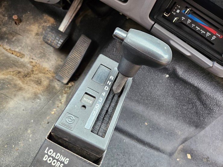 1997-ford-800-image-41