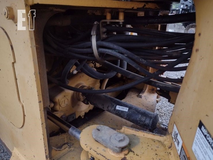 1998-deere-tc44h-image-37