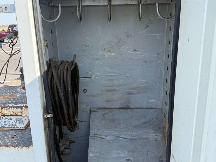 2011-international-durastar-4300-image-19