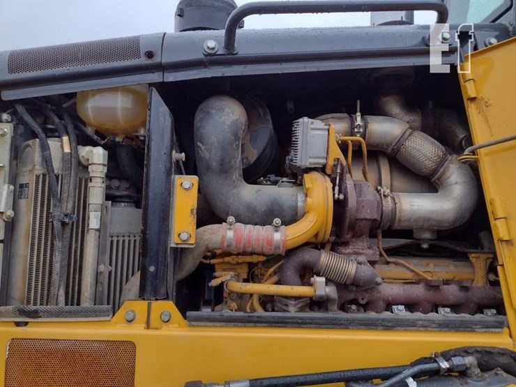 2015-deere-700k-xlt-image-22