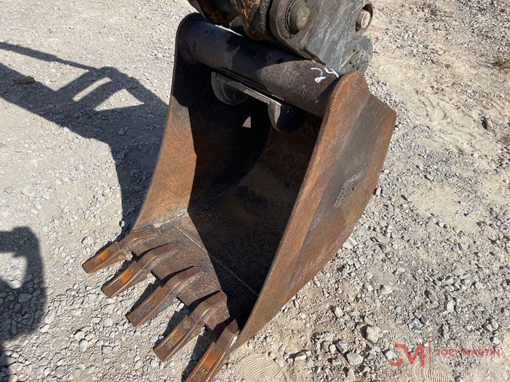 2020-case-580n-ep-loader-backhoe-image-14