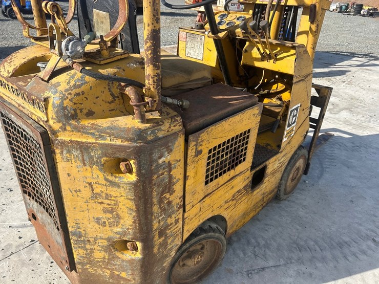 caterpillar-422s-image-21