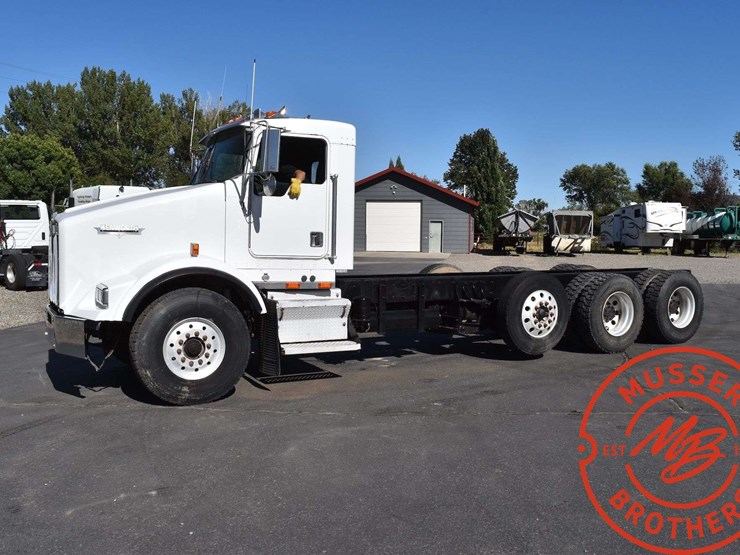 1999-kenworth-t800b-image-3