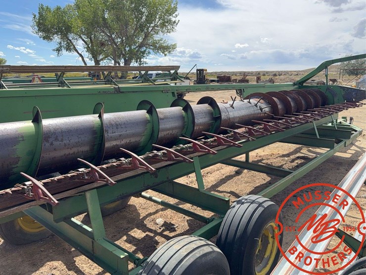 john-deere-224-image-11