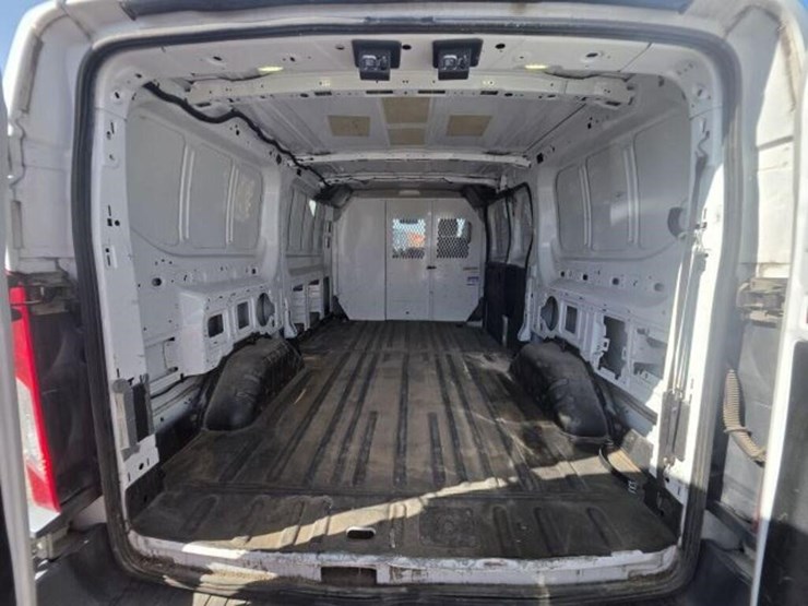 2017-ford-transit-image-5