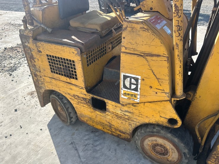 caterpillar-422s-image-20