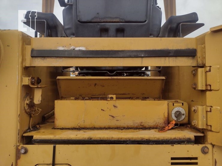 1995-caterpillar-d3c-xl-iii-image-29