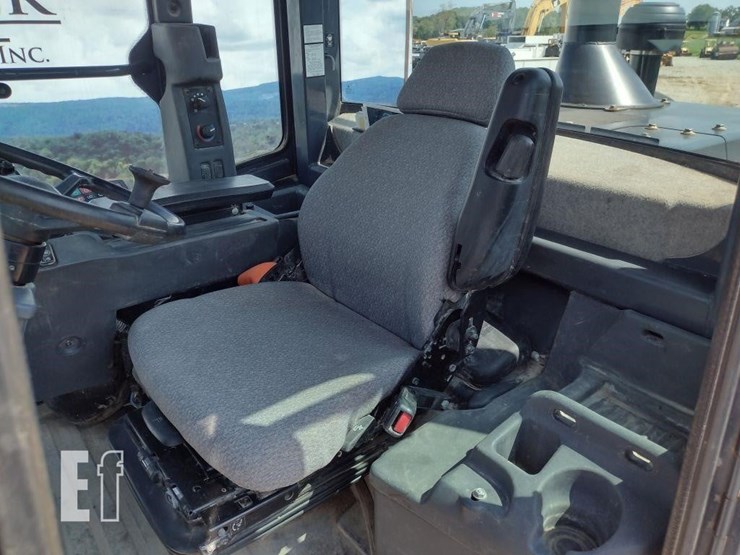 2017-deere-524kii-image-10