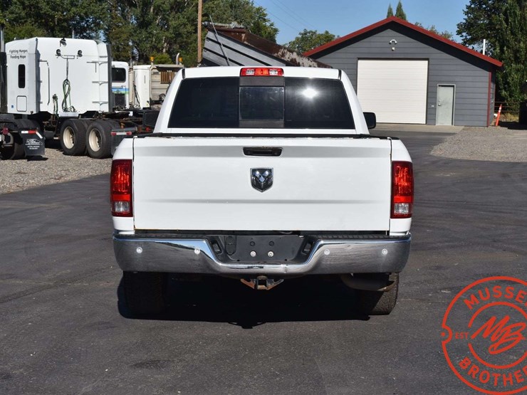 2020-ram-1500-slt-image-5