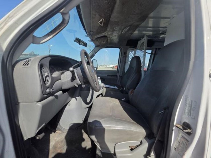 2008-ford-e150-image-5