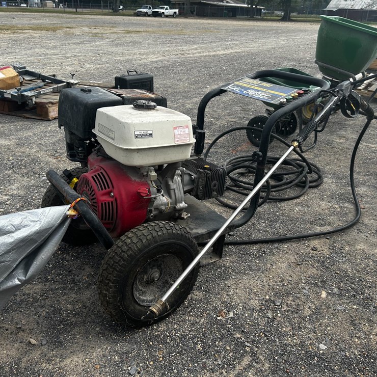#86938 • HONDA POWERED PRESSURE WASHER WITH WAND