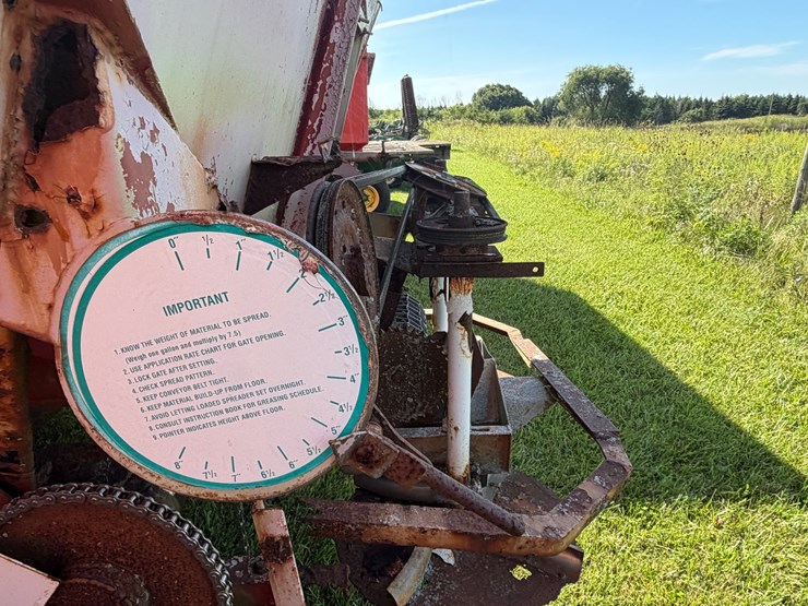 #2458-•-fertilizer-spreader-image-7