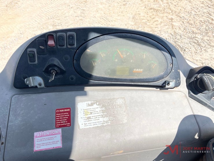 2021-case-580n-ep-loader-backhoe-image-14