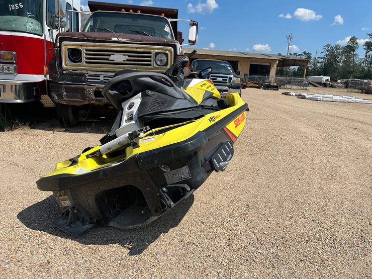 #86960-•-2015-seadoo-rxt260as-|-for-parts/repairs-|-no-title-image-4