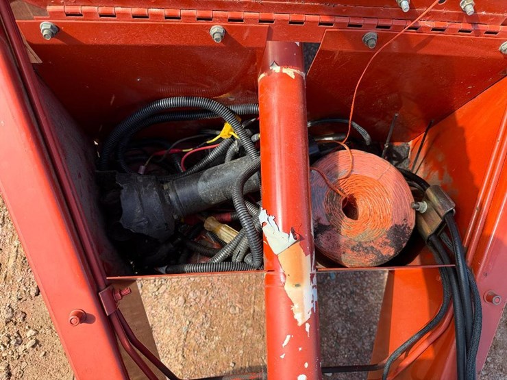 hesston-730-image-25