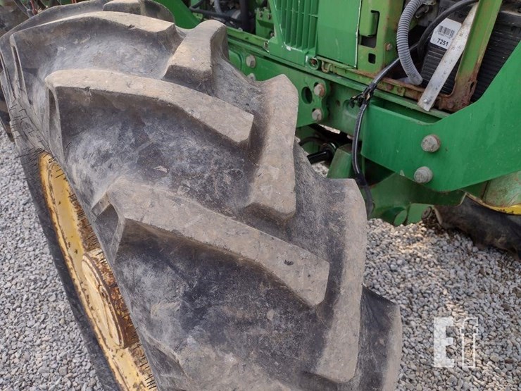 john-deere-6210-image-28