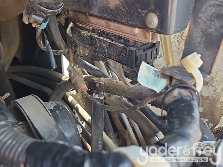 2016-bobcat-t590-image-39