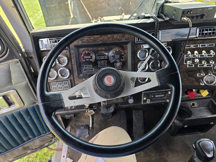 1996-kenworth-t800b-image-36
