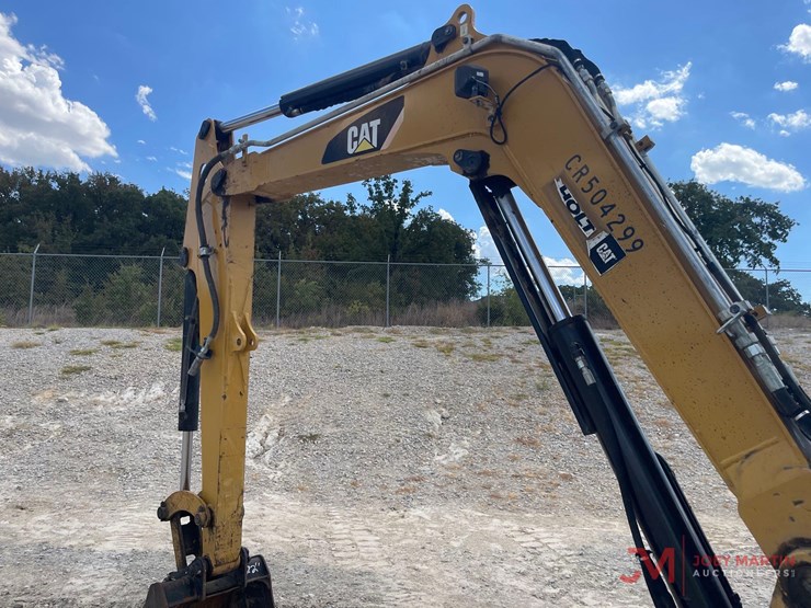 2018-cat-305.5e-2-cr-mini-excavator-image-16