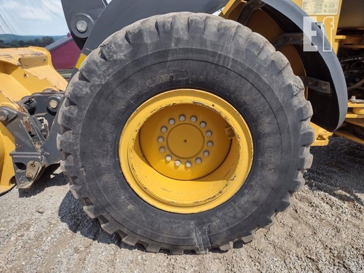 2017-deere-524kii-image-16