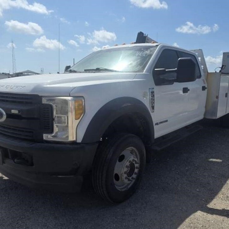 2017 FORD F550
