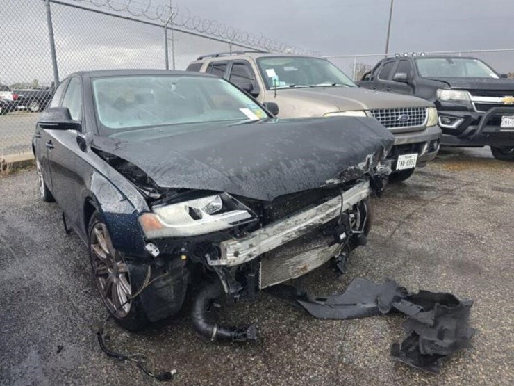10-audi-4d-waubfafl7an011304-s.t.-image-2