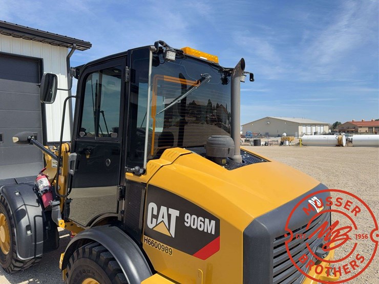 2016-caterpillar-906m-image-18