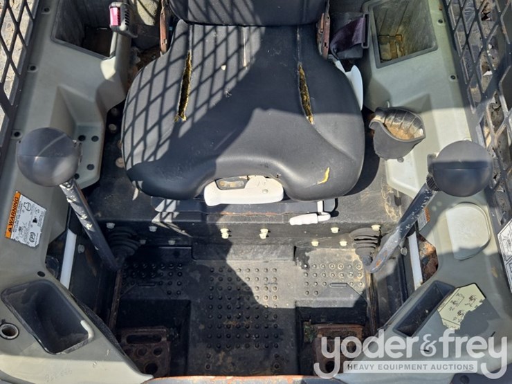 2016-bobcat-t590-image-45