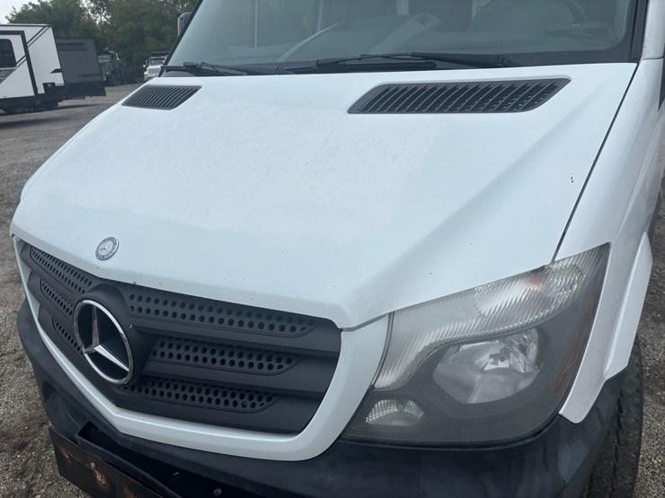 #2333-•-2014-mercedes-sprinter-van-image-11