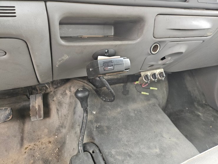 2001-ford-f350-image-28