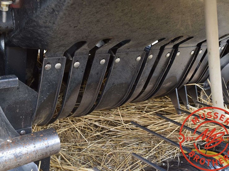 case-ih-lbx432-image-14