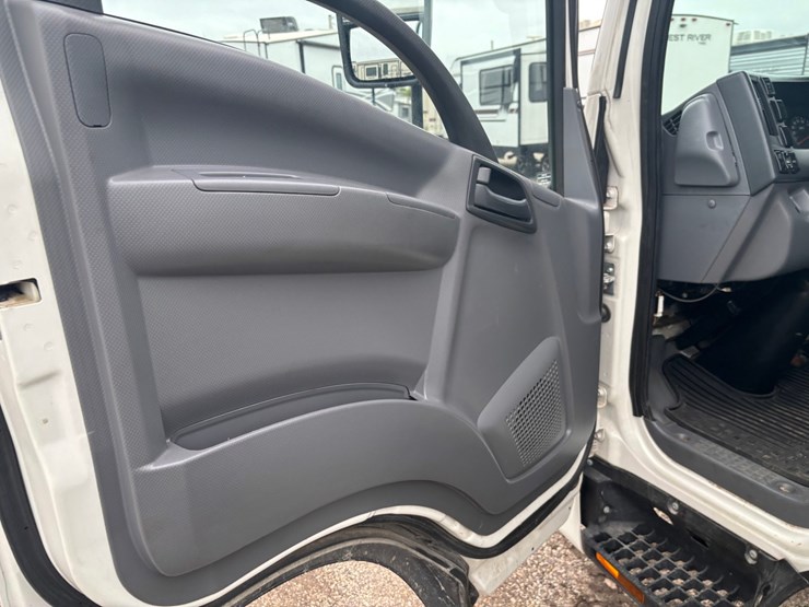 #2332-•-2021-isuzu-16'-box-truck-image-42