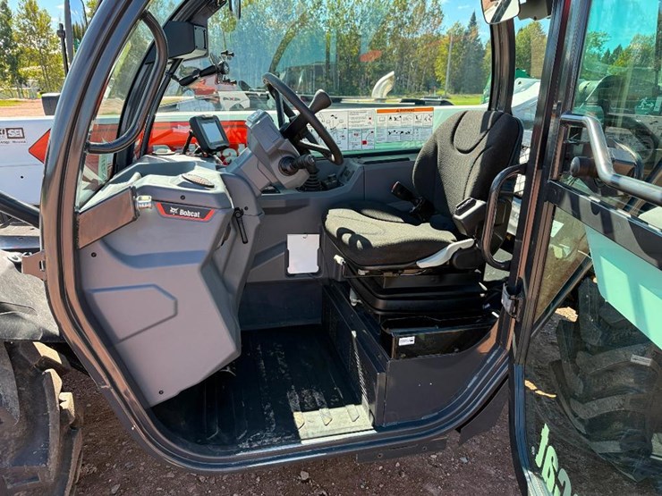 2021-bobcat-tl619-image-37