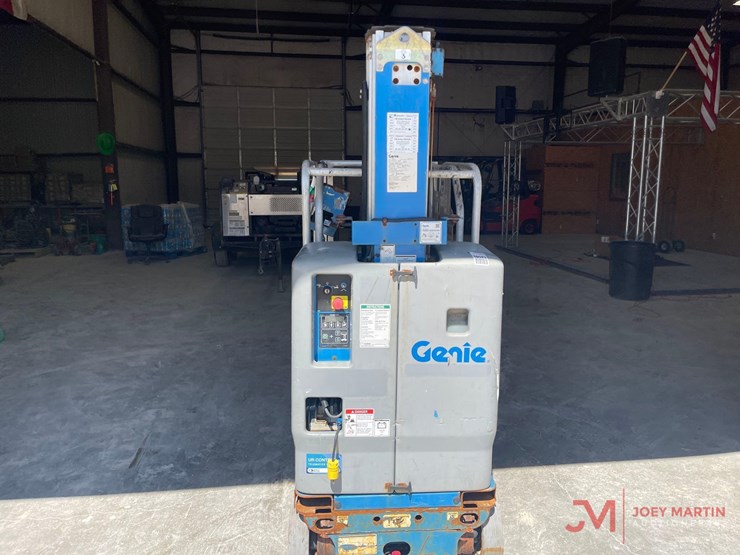2018-genie-gr-20-electric-man-lift-image-3