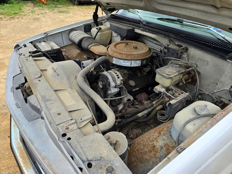 #2069-•-1993-chevrilet-3500-cheyanne-stake-body-truck-image-24