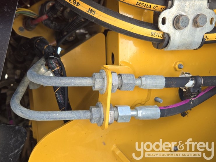 2023-caterpillar-259d3-image-29