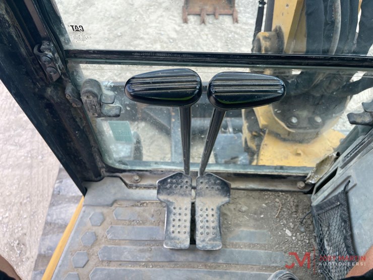 2018-cat-305.5e-2-cr-mini-excavator-image-24