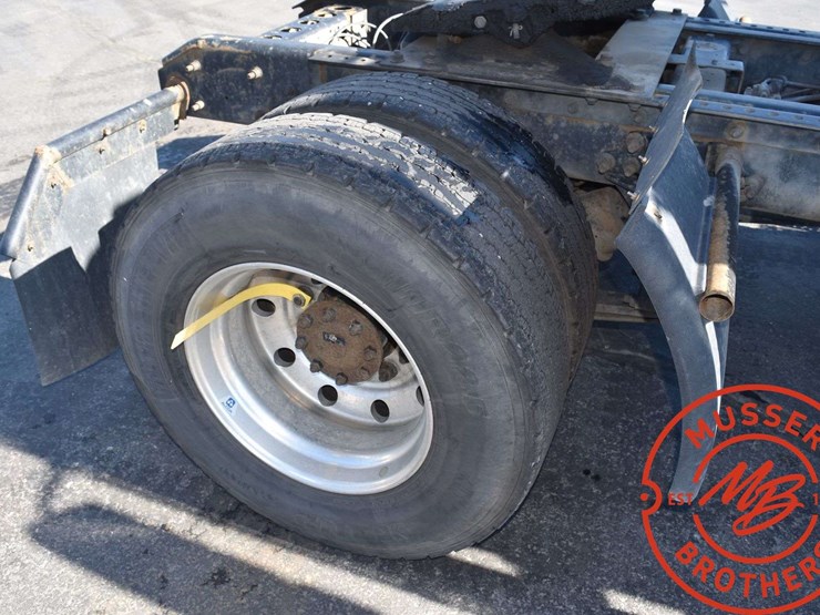 2009-international-durastar-truck-image-17