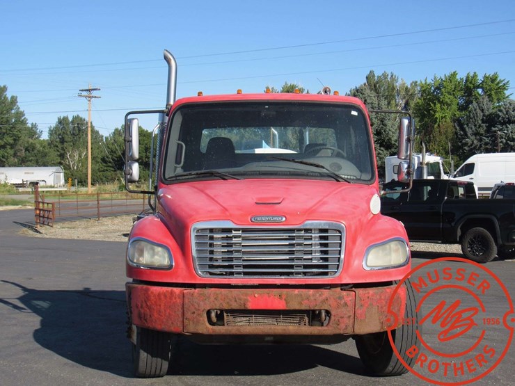 2003-freightliner-fl70-image-6