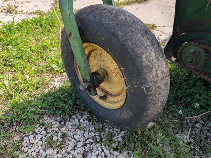 john-deere-8-image-13
