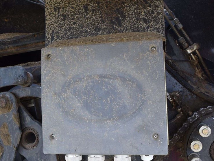 case-ih-lbx432-image-23