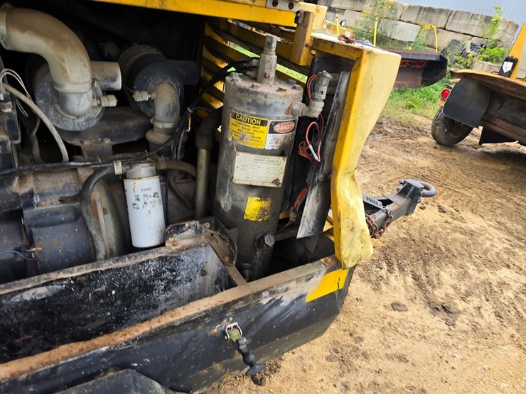 #2058-•-atlas-copco-xas96-towbale-air-compressor-image-13