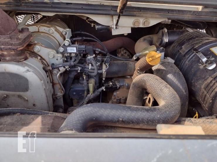 2014-takeuchi-tl10-image-18