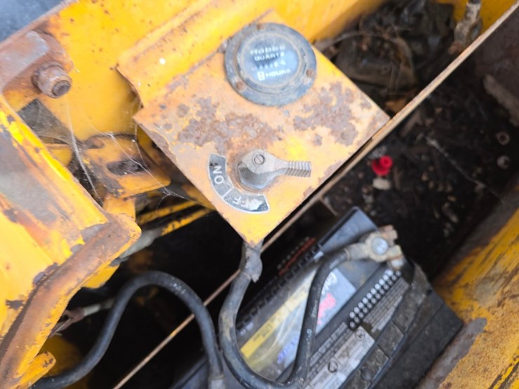 john-deere-555-image-33