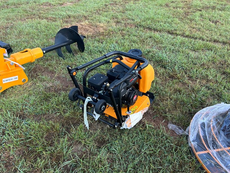 #173-•-vibratory-plate-compactor-image-3