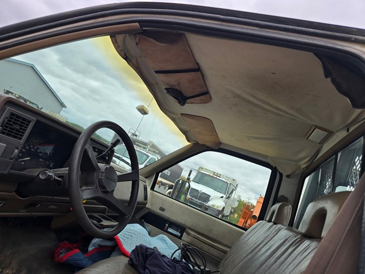 #2069-•-1993-chevrilet-3500-cheyanne-stake-body-truck-image-37